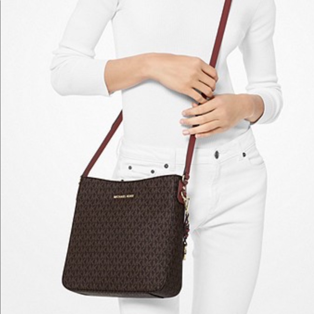 MK Jet Set Travel Logo Messenger